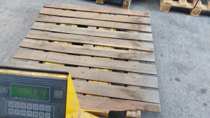 Paleta dřevěná ATYP 115x115cm - Použitá