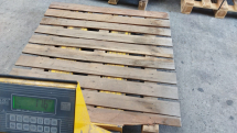 Paleta dřevěná ATYP 115x115cm - Použitá
